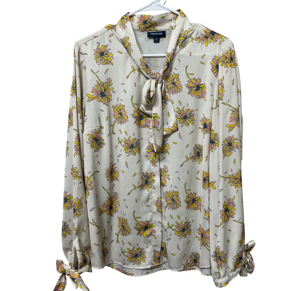 ModCloth Women’s Blouse Sz XL Floral‎ Retro Button Up Soft